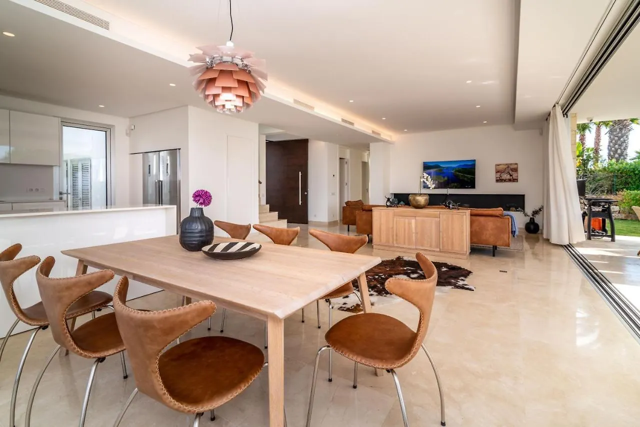 Modern And Luxurious Family Villa Close To The Beach Marbella Spain