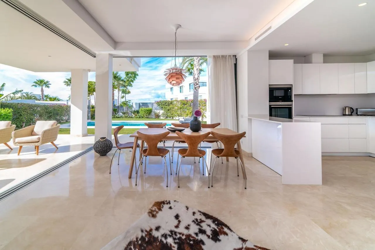 Modern And Luxurious Family Villa Close To The Beach Marbella