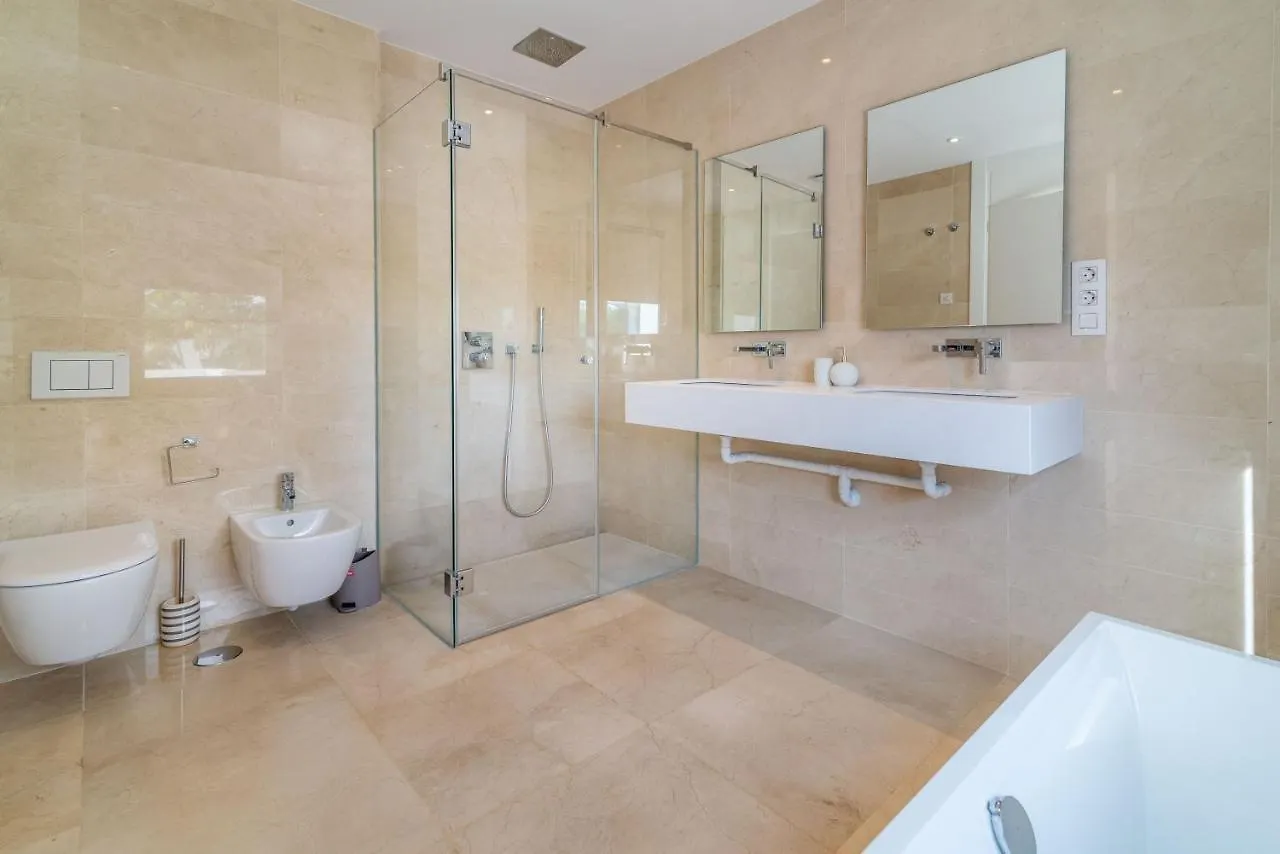 Modern And Luxurious Family Villa Close To The Beach Marbella Spain