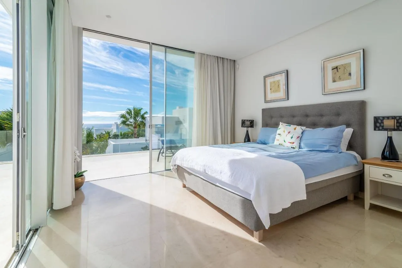 Modern And Luxurious Family Villa Close To The Beach Marbella
