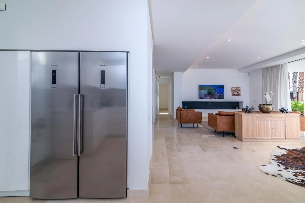 Modern And Luxurious Family Villa Close To The Beach Marbella İspanya