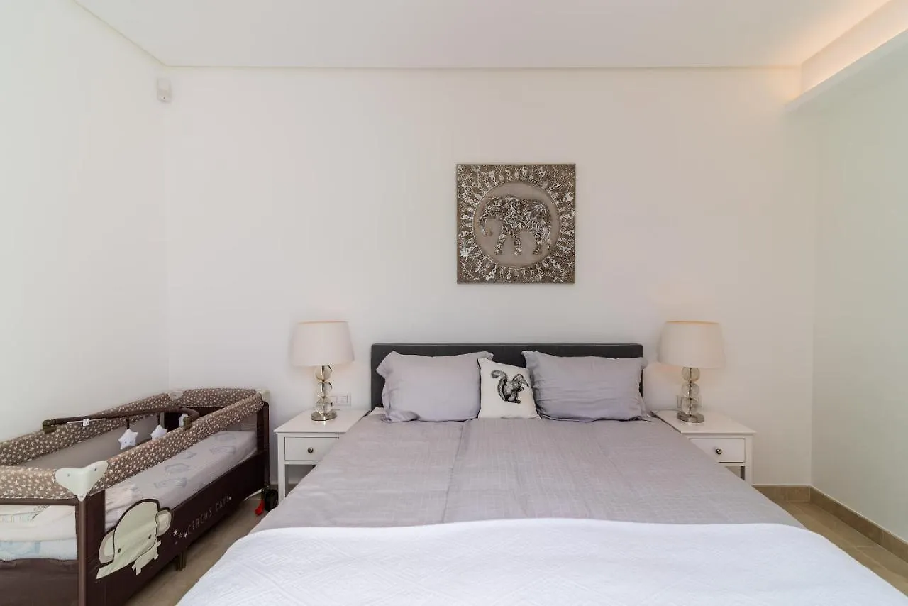 Modern And Luxurious Family Villa Close To The Beach Marbella