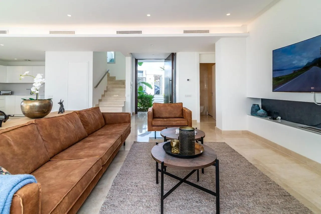 Modern And Luxurious Family Villa Close To The Beach Marbella 0*,