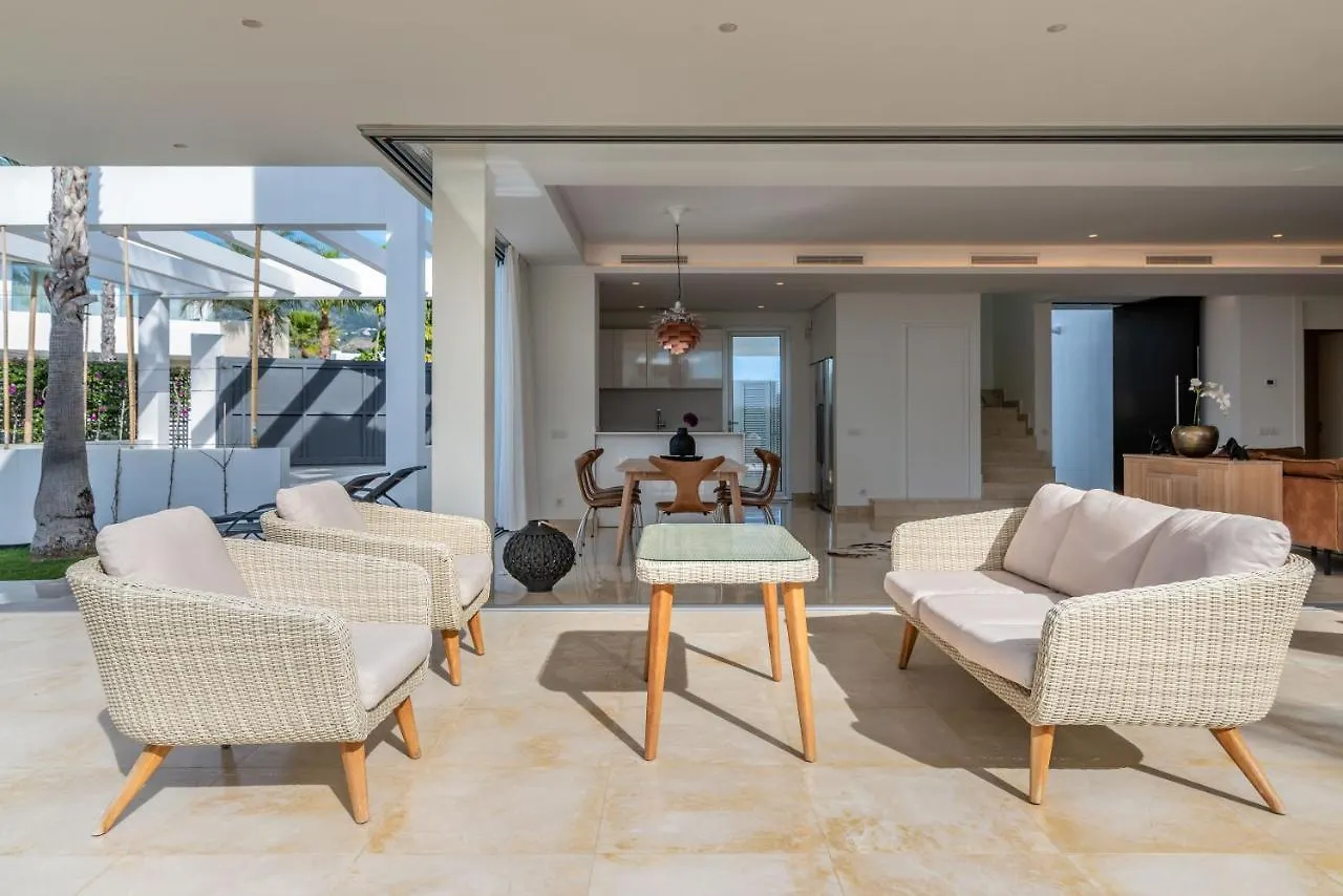 Modern And Luxurious Family Villa Close To The Beach Marbella