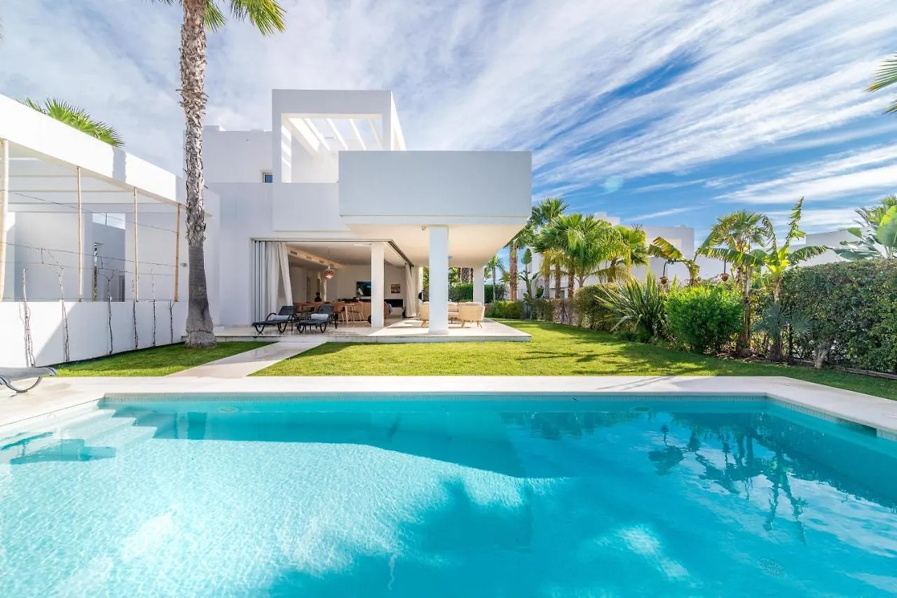 Modern And Luxurious Family Villa Close To The Beach Marbella